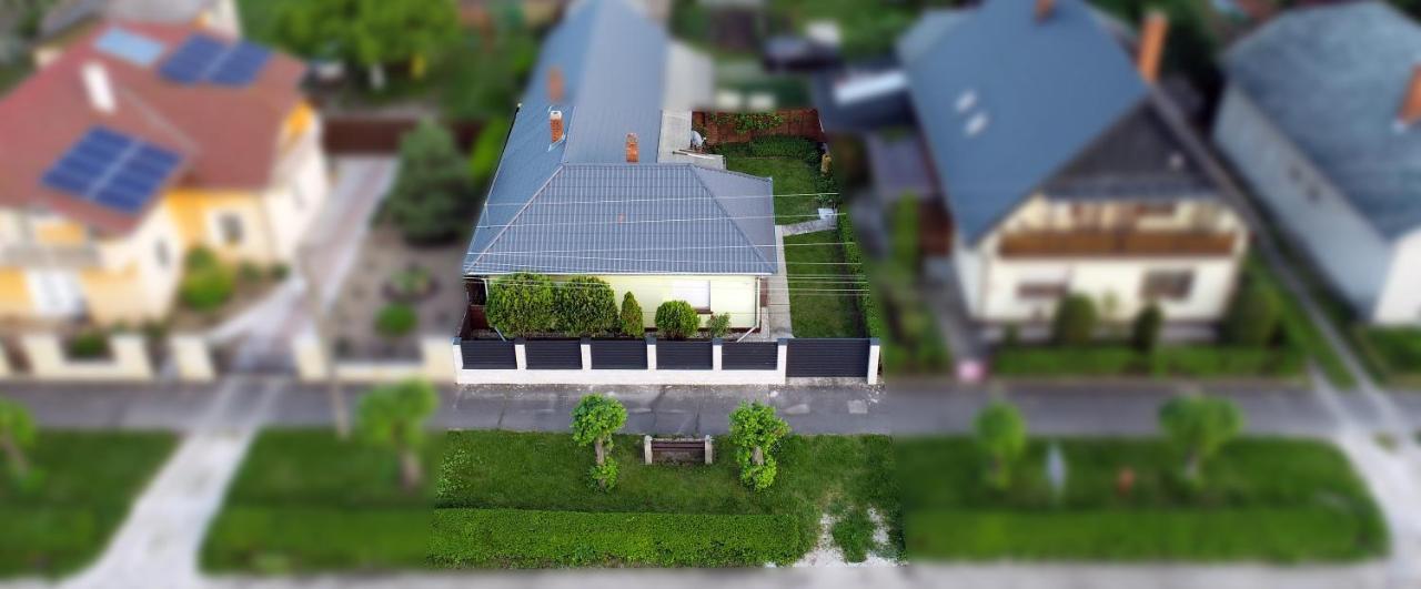 Estike Apartment Balatonlelle Ngoại thất bức ảnh