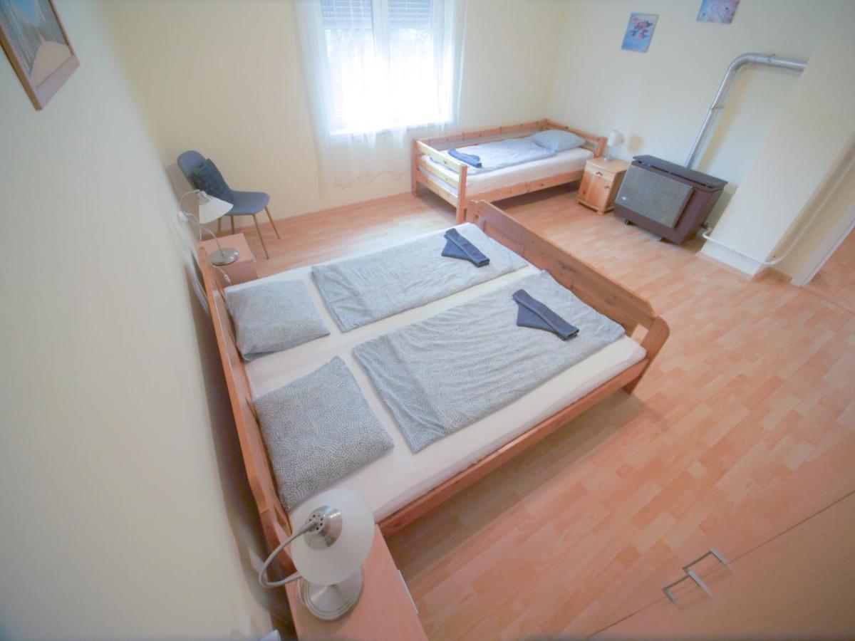 Estike Apartment Balatonlelle Ngoại thất bức ảnh