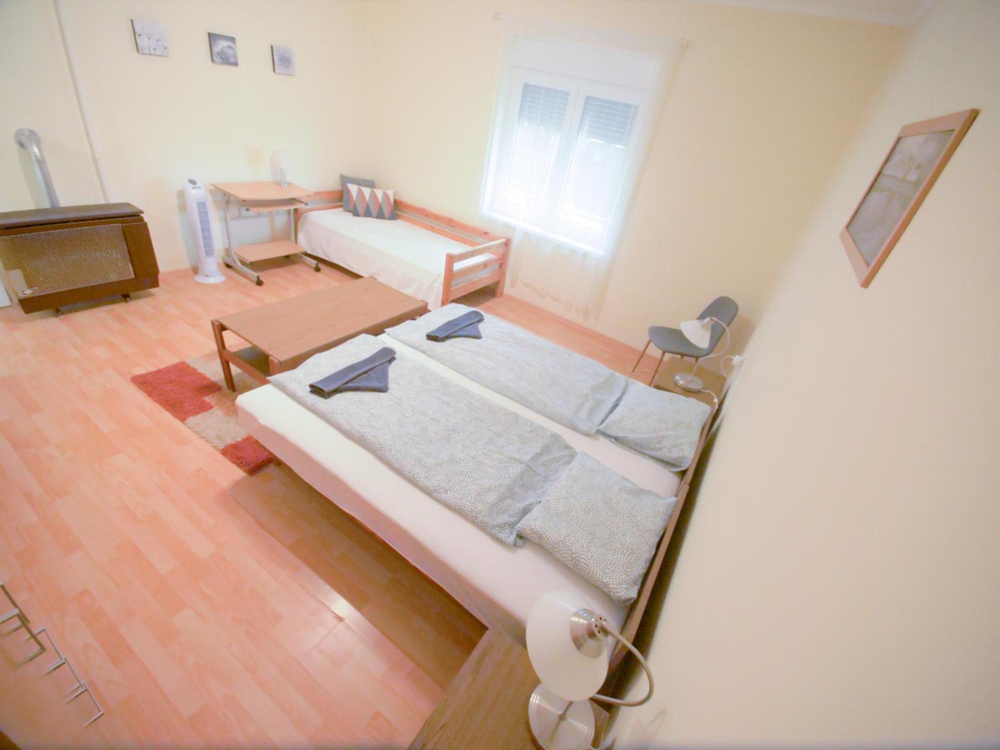 Estike Apartment Balatonlelle Ngoại thất bức ảnh