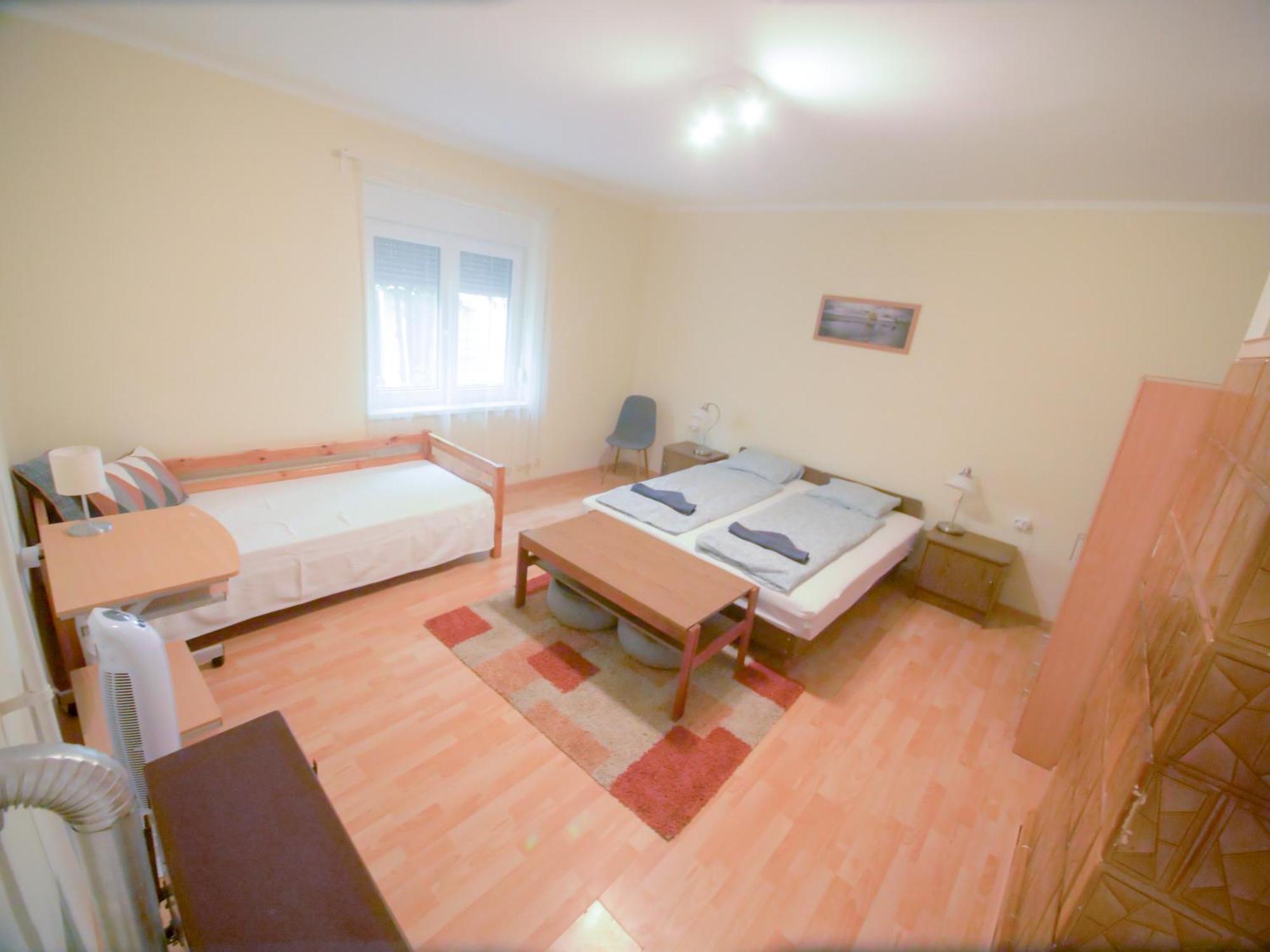 Estike Apartment Balatonlelle Ngoại thất bức ảnh